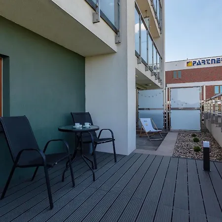 Bliska Praga By Renters Apartamento *