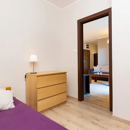 Bliska Praga By Renters Apartamento